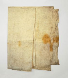 Barkcloth 'ahu Single-layered barkcloth of a natural un-dyed cream colour with a yellowish-beige discolouration. Used to make wrap around skirts or loincloths.