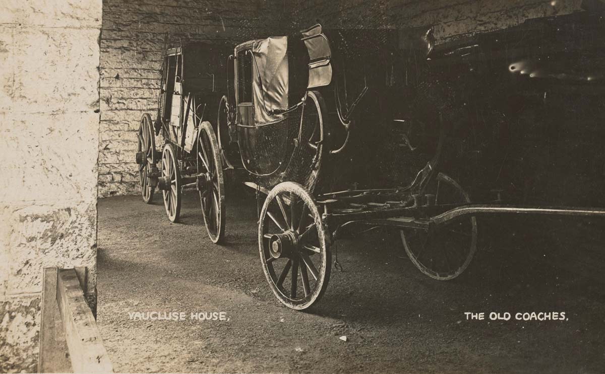 Postcard depicting the Ranken landau coach at Vaucluse House.