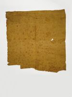 Barkcloth 'ahu Thin single-layered of barkcloth dyeda yellowish colour, stained with red patterns consisting of dots and semicircles.