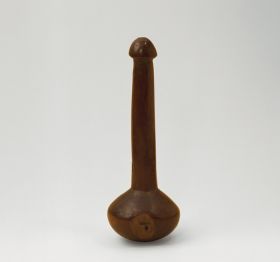Pounder tuki Pounder made out of a piece of heavy wood, and polished. The shaft is broader lower down and ends in a large wooden knob.