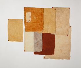 Samples of barkcloth ‘ahu Samples of barkcloth some with a natural yellowish-white tone. Others featuring stamp patterns of red brown circles and another dyed yellowish-red and reddish-brown.