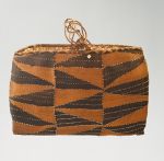 Basket kato mosi kaka Rectangular-shaped basket made of coconut fibre and decorated with shells.